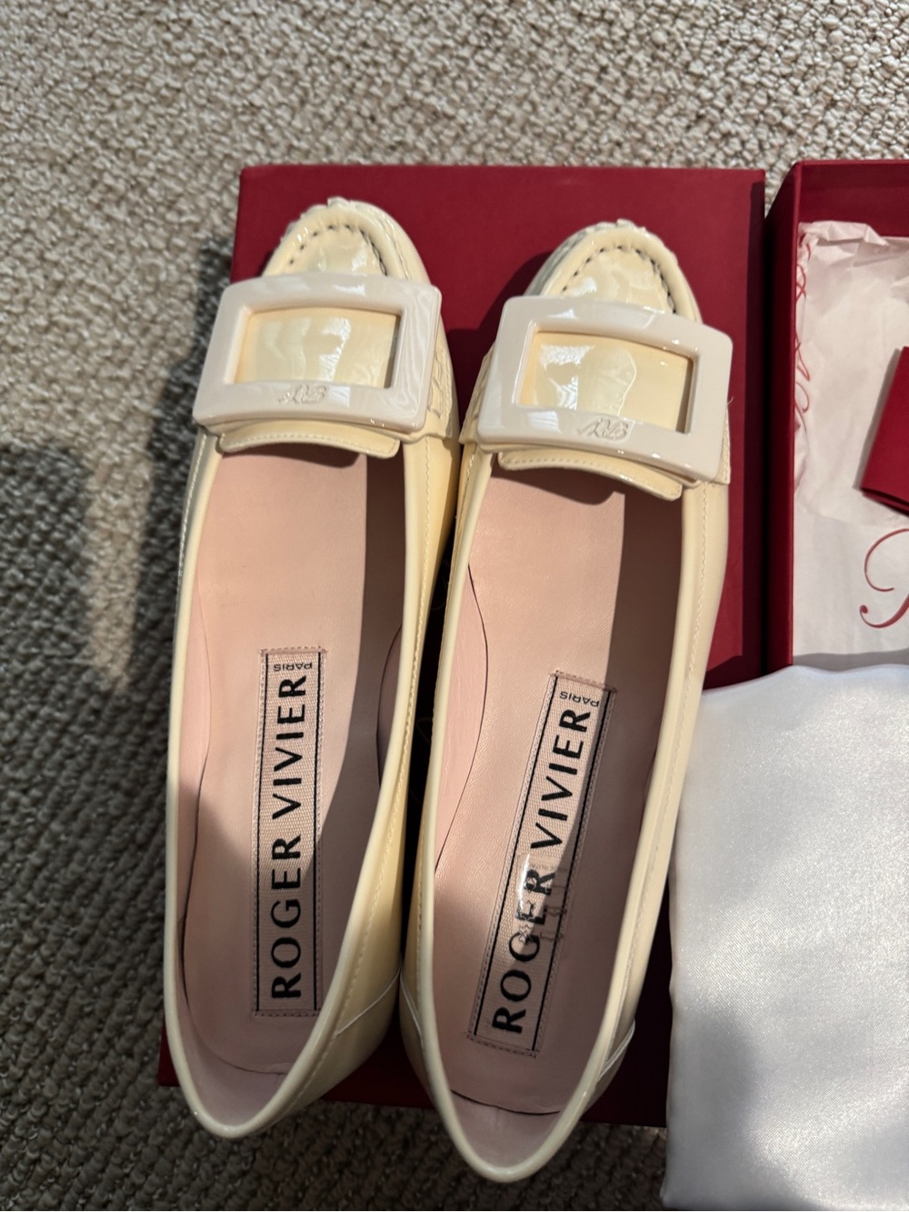 Roger Vivier Cream Patent Leather Buckle Flats with Pink Insoles